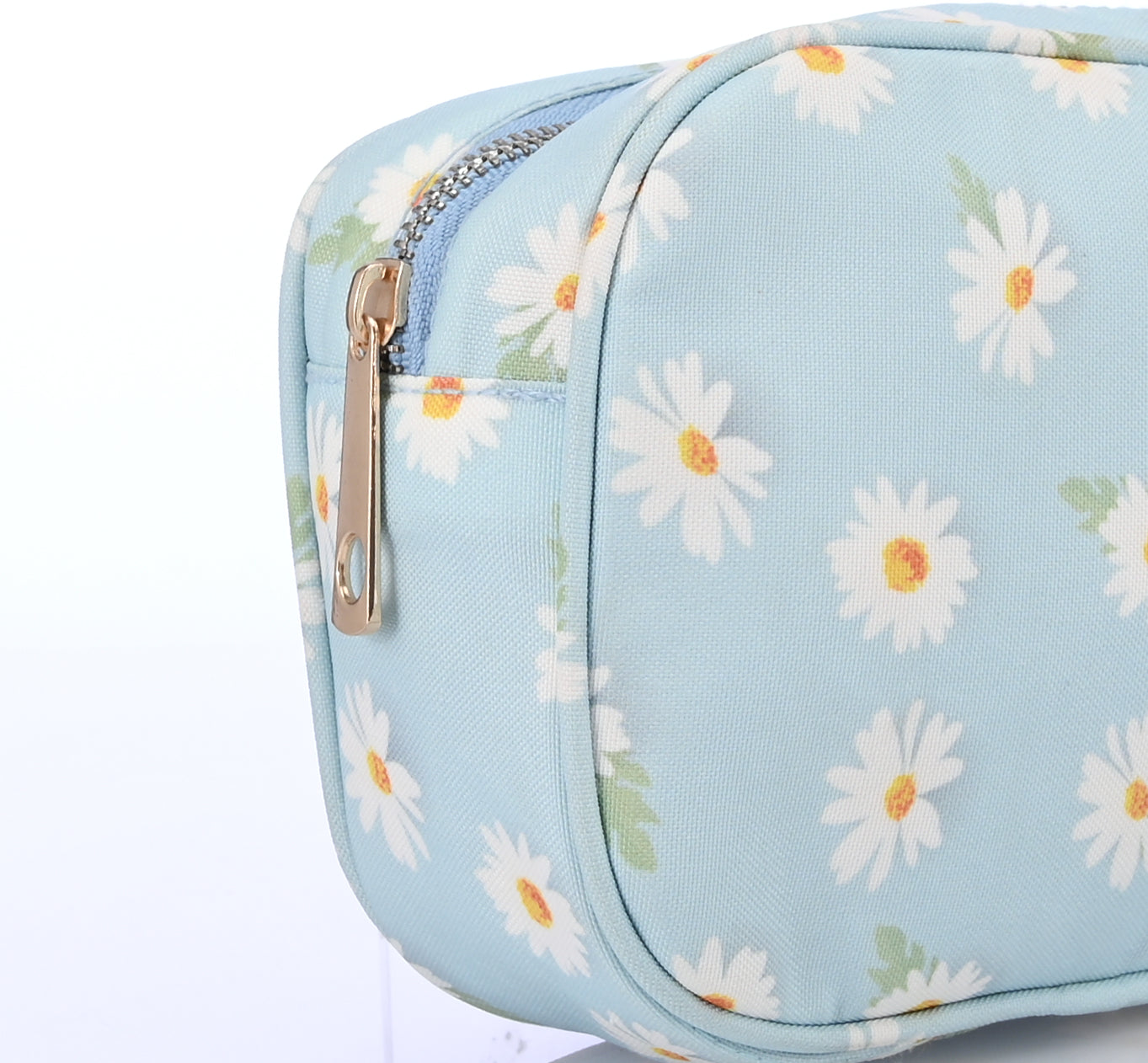 Baby Blue Dasiy Flower Makeup Bag