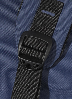 حقيبة ظهر باللون الأزرق الداكن