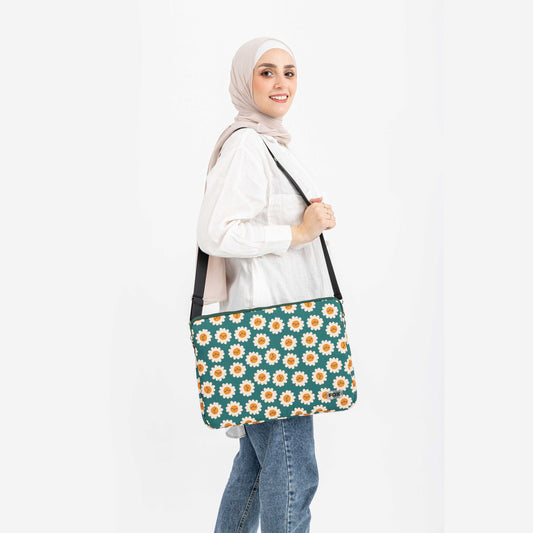 green daisy flower Laptop Sleeve